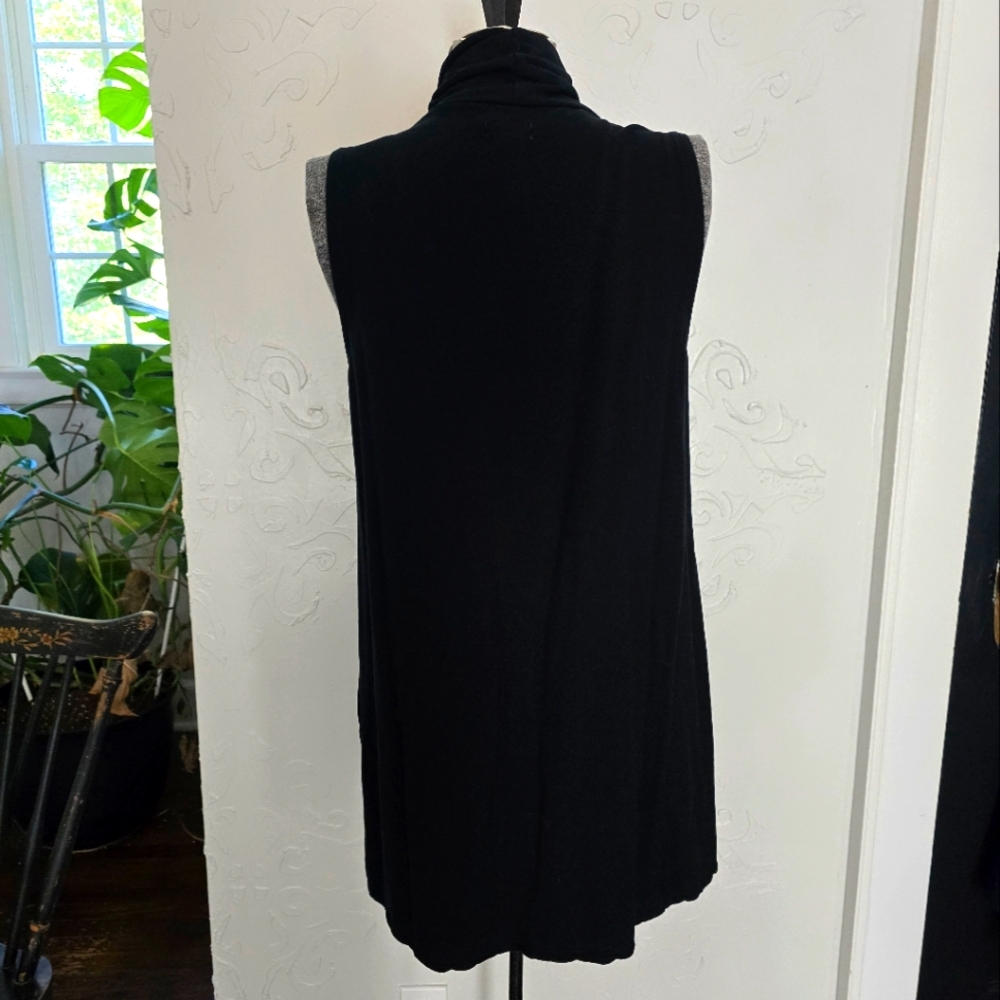 Garnet Hill black tunic with side slits large
